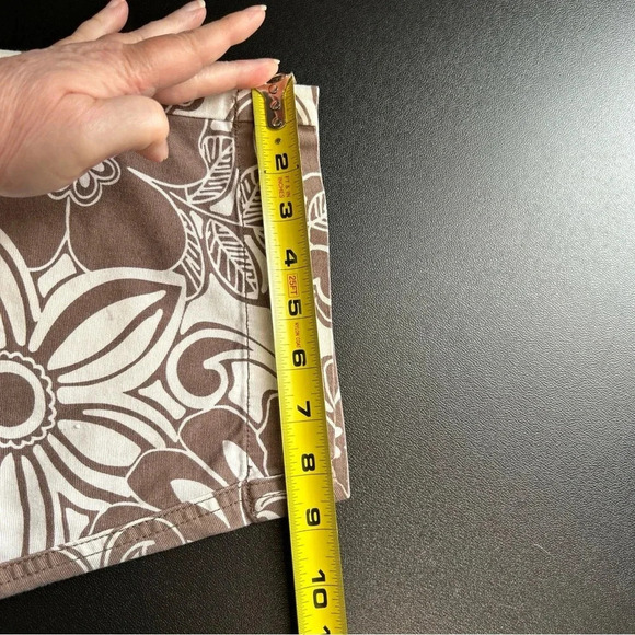 Aeropostale Women's Size 3/4 Floral Bermuda Shorts Brown White Retro Groovy Boho - Picture 11 of 15